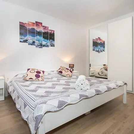 Maja Apartment